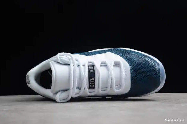 MaikeSneakers CD6846-102 Blue Air Low Jordan Snakeskin Navy 11 0424